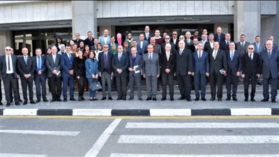 خلال لقائه مع محرري الطيران.. الفريق محمد عباس: مطار القاهرة شهد مغادرة وسفر 77 ألف راكب بآخر أيام 2022