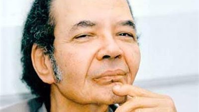 تشييع جنازة عميد المترجمين الدكتور محمد عناني من مسجد مصطفى محمود بالمهندسين