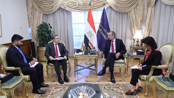 الدكتور عمرو طلعت