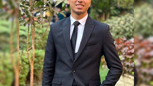 الطالب أحمد إبراهيم