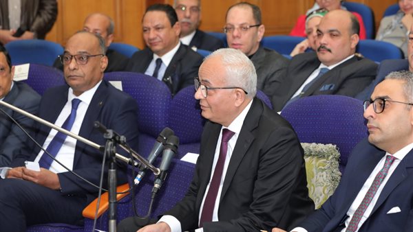 اجتماع وزير التعليم