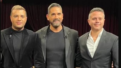 رامي صبري ومحمد حامد مع أمير كرارة في كواليس سهرانين