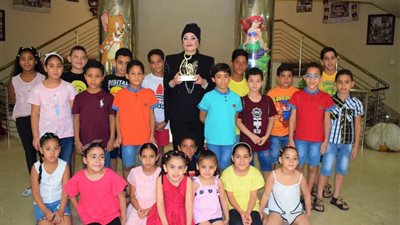 رحلة الألم والأمل│ فقدت نجلها فعوضها الله أضعافًا.. ماما نزاد تحتضن 55 طفلًا وتؤمن مستقبلهم بحساب بنكي وشقة تمليك