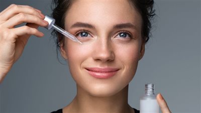 يعالج آثار حب الشباب.. تعرف على فوائد حمض الهيالورونيك