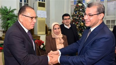 محافظ الشرقية يزور الكنيسة الإنجيلية في الزقازيق لـ التهنئة بعيد الميلاد المجيد