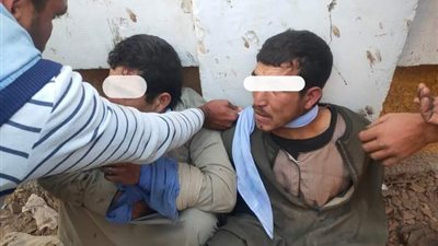 ضبط عاطلين أثناء سرقتهما مروحتين سقف من مدرسة ابتدائية بسوهاج | صور