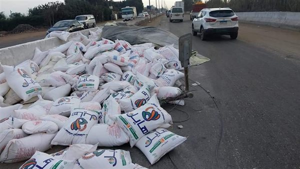 انقلاب سيارة محملة