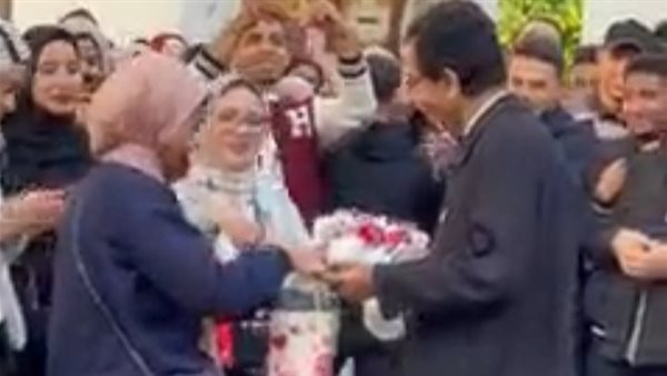 ممر شرفي وورود لأستاذ