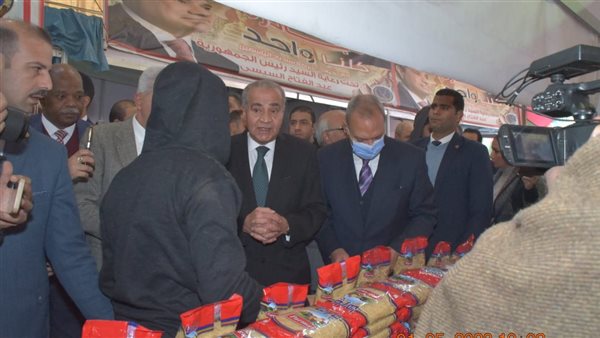 وزير التموين علي