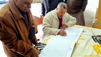 إحالة 17 موظفًا بالبحيرة للتحقيق لعدم الانضباط الإداري