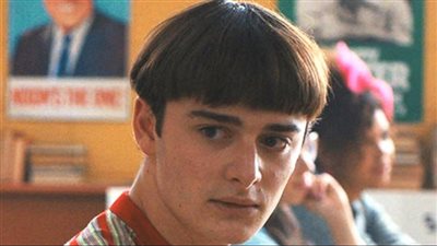 بعلم أهله.. نواه شناب بطل مسلسل Stranger Things يعلن مثليته الجنسية