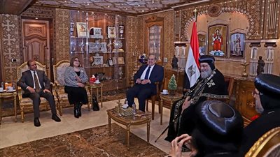 رئيس مجلس الشيوخ يهنئ البابا تواضروس بعيد الميلاد المجيد | صور