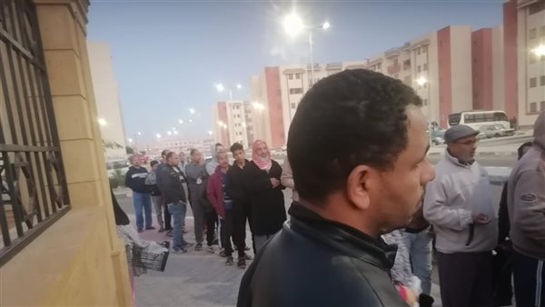 طابور على سيارات