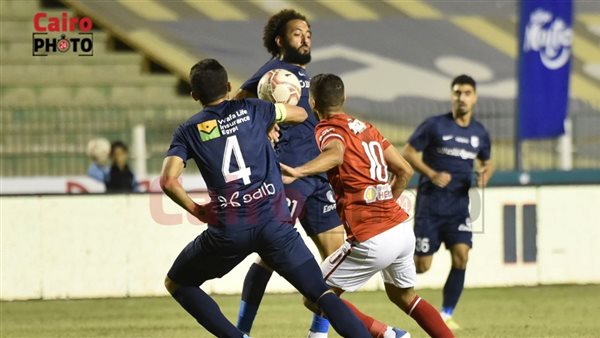 لقاء سابق بين الأهلي