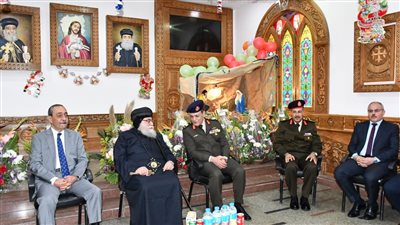 محافظ الإسماعيلية يهنئ الأقباط بعيد الميلاد المجيد