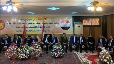 قيادات تنفيذية وأمنية وشعبية تقدم التهنئة لـ مطران بورسعيد بعيد الميلاد | صور 