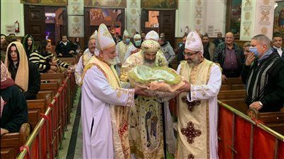 مطران بورسعيد يترأس قداس عيد الميلاد بكنيسة مار جرجس | صور