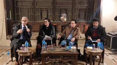 نقاد: مدحت صفوت يعقد مصالحة بين النقد الأكاديمي واللغة الواضحة في كتابه أشباح الحقيقة | صور