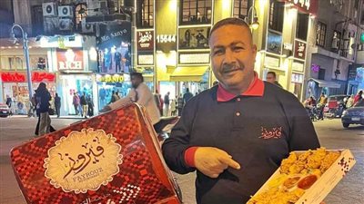 عم محمد أشهر عامل دليفري طالَب زبون بطرده بسبب أوردر فتحول إلى أيقونة للتحدي.. وكسب تعاطف الملايين 