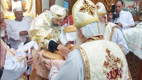 أقباط بورسعيد يؤدون