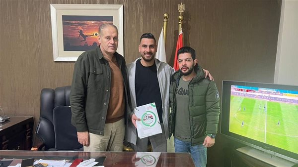 أحمد مسعود بعد توقيعه