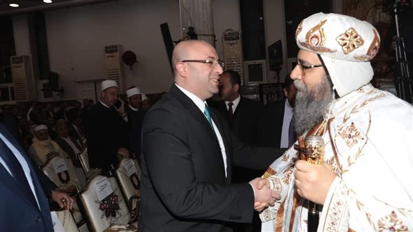 محافظ بني سويف والأنبا