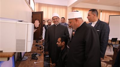 رئيس جامعة الأزهر يتابع سير امتحانات كليات القرآن الكريم والشريعة والقانون بطنطا