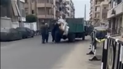 الجهات التنفيذية تحقق مع مدير الإشغالات صاحب واقعة الاعتداء على عامل البلاستيك ببورسعيد | تفاصيل