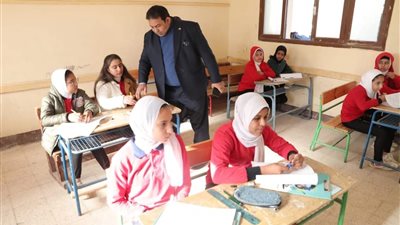 انطلاق امتحانات الفصل الدراسي الأول لصفوف النقل في 299 لجنة بالوادي الجديد