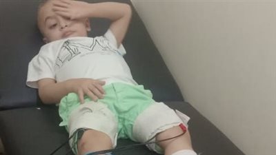 لازم ياخد العلاج وإلا هيموت.. أب يستغيث لـ إنقاذ طفله بعد إصابته بضمور العضلات 