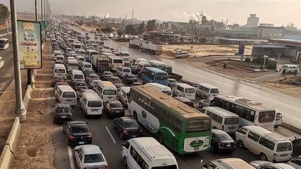شلل مروري في الطريق