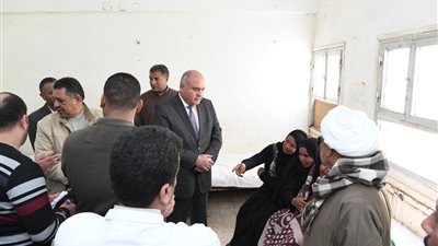 محافظ قنا: صرف تكاليف دفن وجنازة ضحية المنزل المنهار في قرية الشعانية │ صور