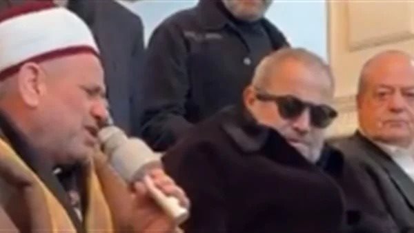 جورج وسوف بجانب الشيخ