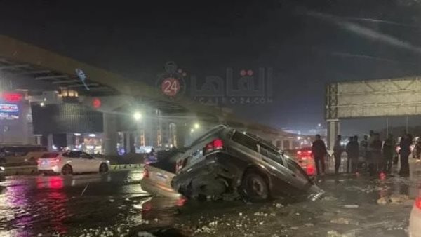  سقوط سيارة في هبوط