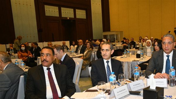 محافظ الغربية يشارك