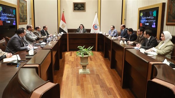 جانب من اجتماع وزير