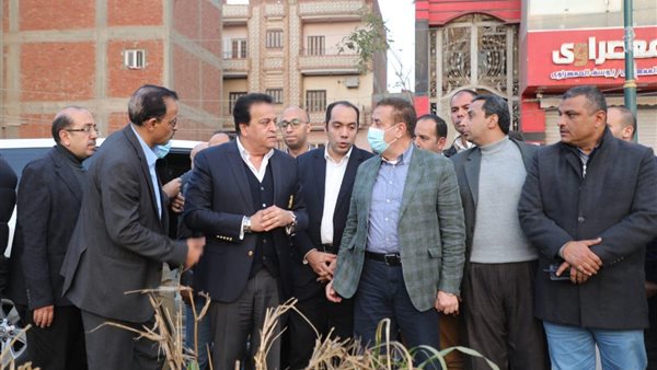 وزير الصحة مع محافظ