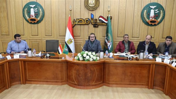 جانب من لقاء محافظ