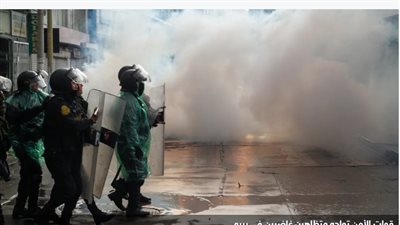 أحرقوه حيًا.. مصرع شرطي في احتجاجات بيرو الغاضبة