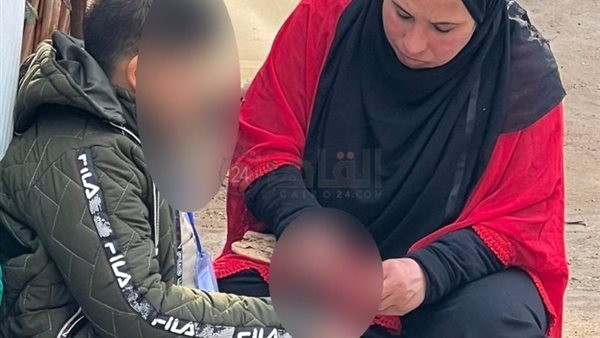 نور مع الطفل