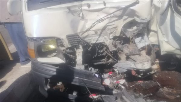 تصادم سيارتين 