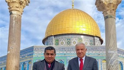 وزير بريطاني يصلي بالقدس.. ويؤكد: ملتزمون بتعهداتنا تجاه الشعب الفلسطيني