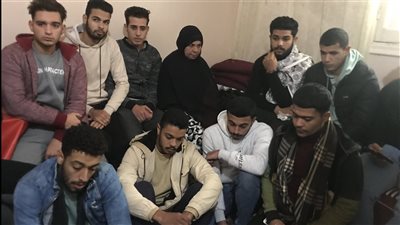 والدة شاب قتل على يد آخر بكفر الشيخ: كان بيدافع عن صاحبه واتغدر بيه