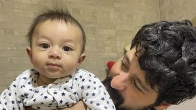 سيفقد السمع والبصر.. أم تستغيث لإنقاذ طفلها المصاب بمرض عصبي مميت: محتاج عملية زرع خلايا جذعية