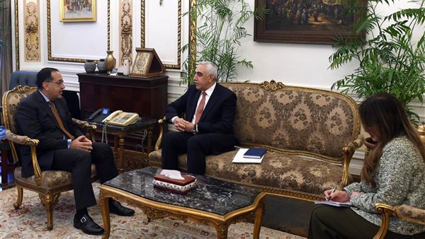 رئيس الوزراء يلتقي