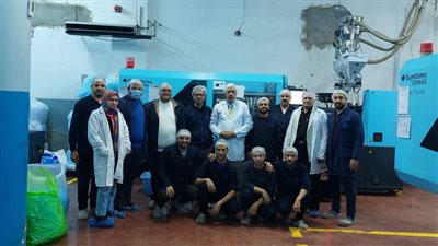 القوى العاملة: جولات تفقدية ميدانية لأحد مصانع المستلزمات الطبية بأسيوط