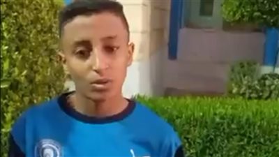 اديته الكاب لأنه ضيف ولازم أكرمه.. الطفل سيف يروي تفاصيل منح قبعته لحكم مباراة حرس الحدود وأسوان | بث مباشر 