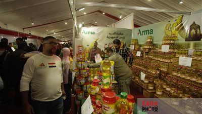 بتخفيضات تصل لـ 50%.. إقبال كثيف على معرض أهلا رمضان بفيصل | بث مباشر