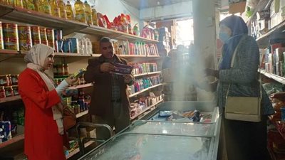 ضبط 120 عبوة دواء محظور تداولها و400 عبوة مواد غذائية منتهية الصلاحية بسوهاج | صور