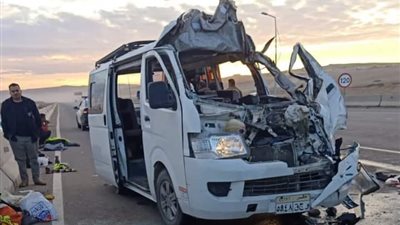 مصرع شخص وإصابة 13 في انقلاب ميكروباص بطريق القطامية - العين السخنة